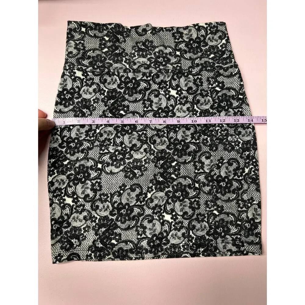 Charlotte Russe Women's High Waist Pull On Floral Lace Print Mini Skirt S